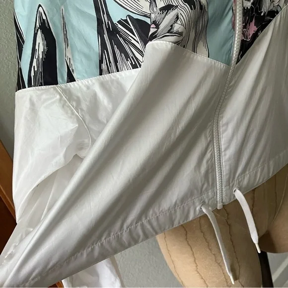 NIKE sz M HYPER FEMME White Cropped Windrunner Floral Print Windbreaker - Picture 8 of 15